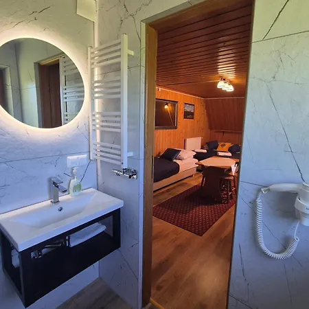 B&B Skalnica 포로닌
